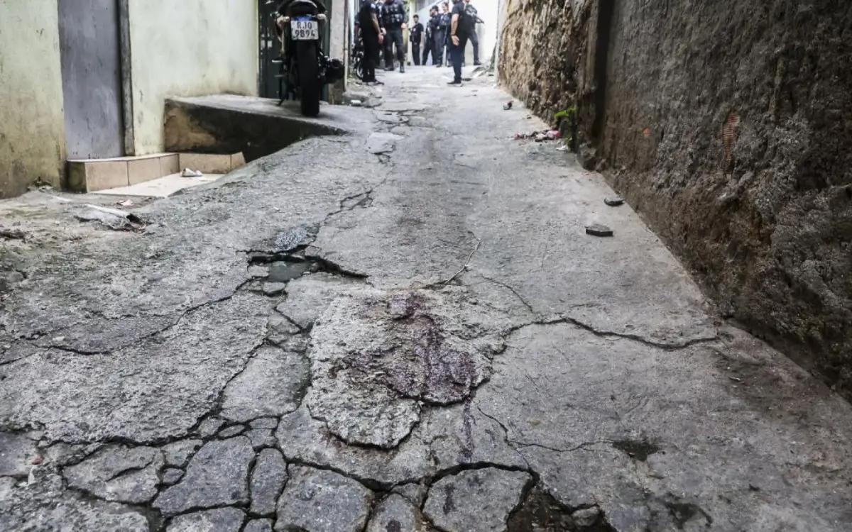 perícia no Morro dos Prazeres