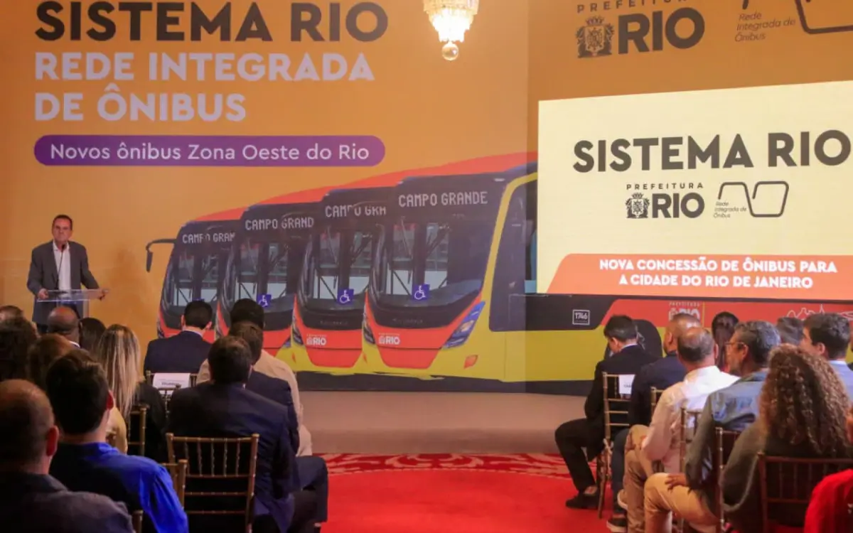 Os contratos foram assinados pelo prefeito Eduardo Paes