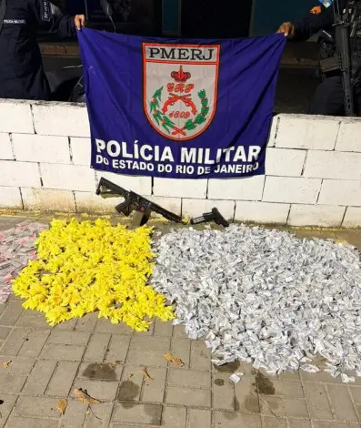 Prisão em Belford Roxo apreende armas e grande quantidade de drogas