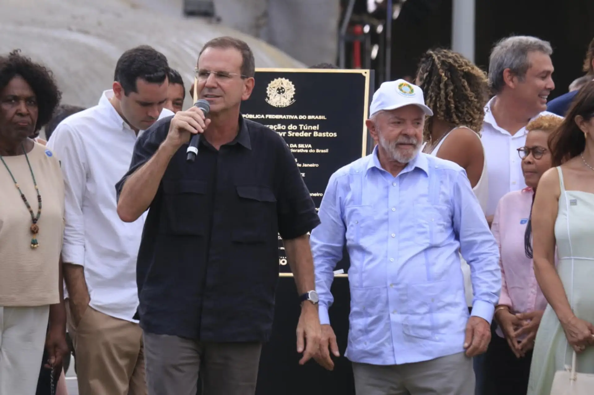 Túnel do anel viário de Campo Grande é inaugurado com presença de Lula e Paes