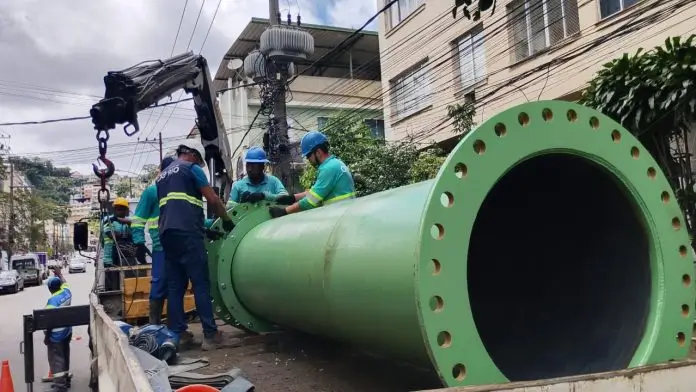 Vazamento de água na Zona Norte