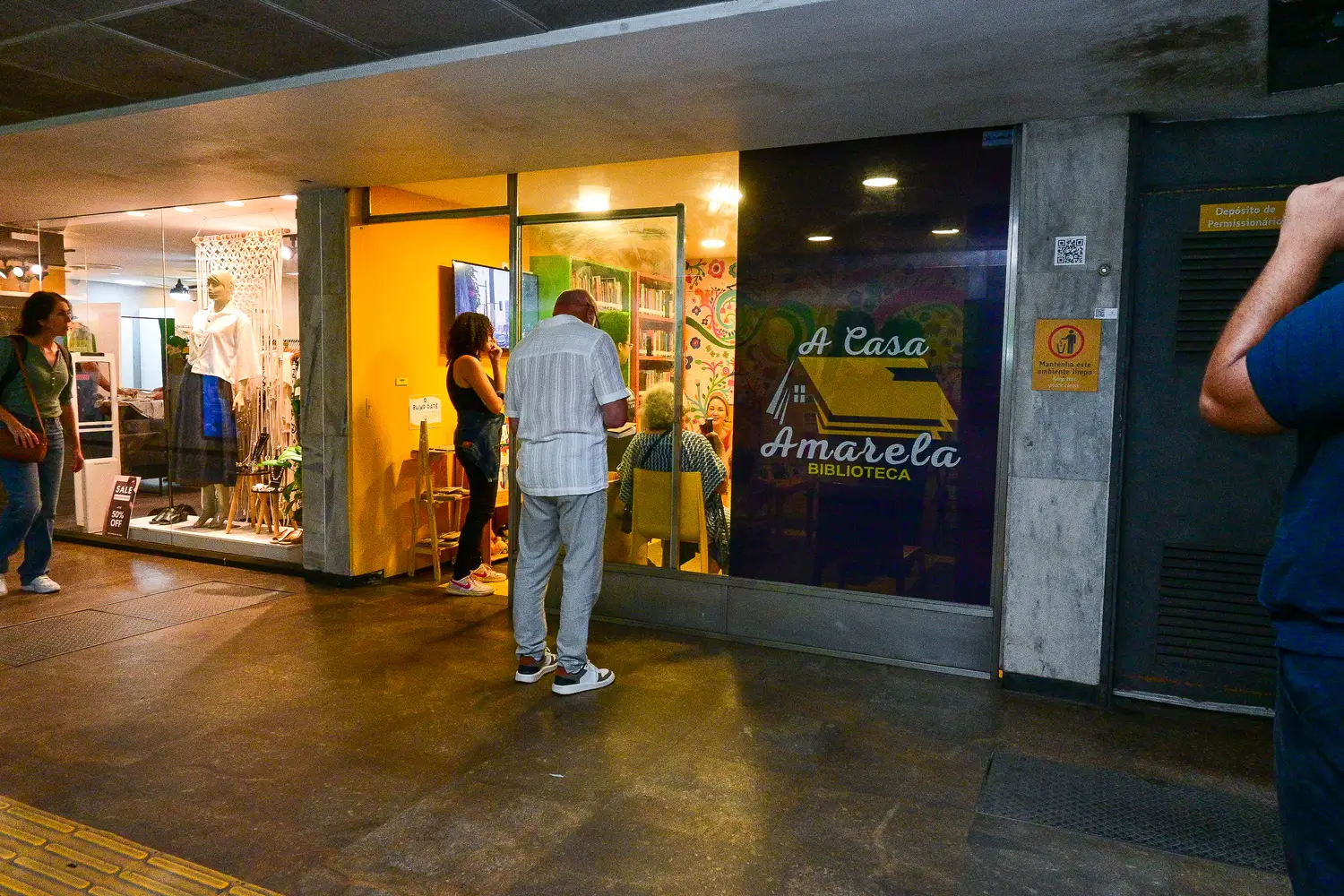 Biblioteca A Casa Amarela