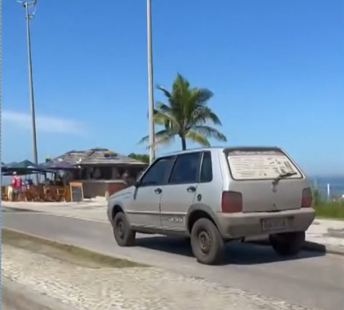 Motorista é flagrado dirigindo em ciclovia no Recreio dos Bandeirantes