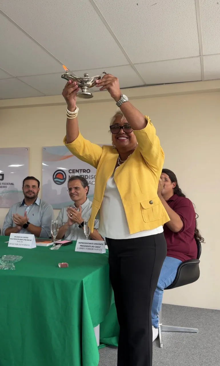 Deputada federal Enfermeira Rejane