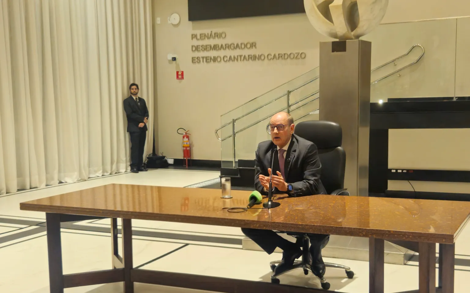governador em exercício Ricardo Couto