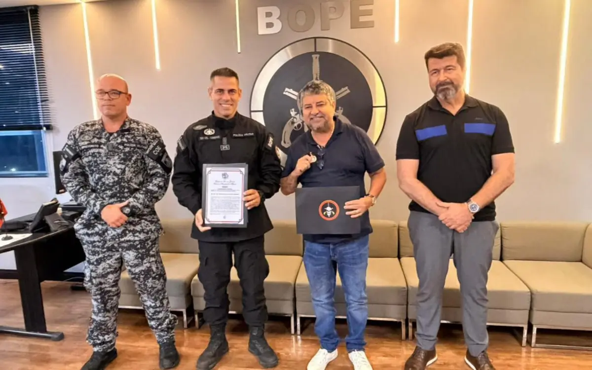 Maricá recebe medalha do Bope