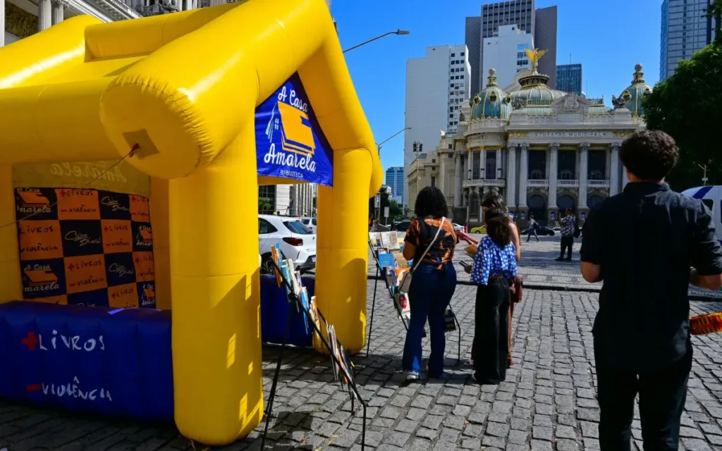 biblioteca na Cinelândia