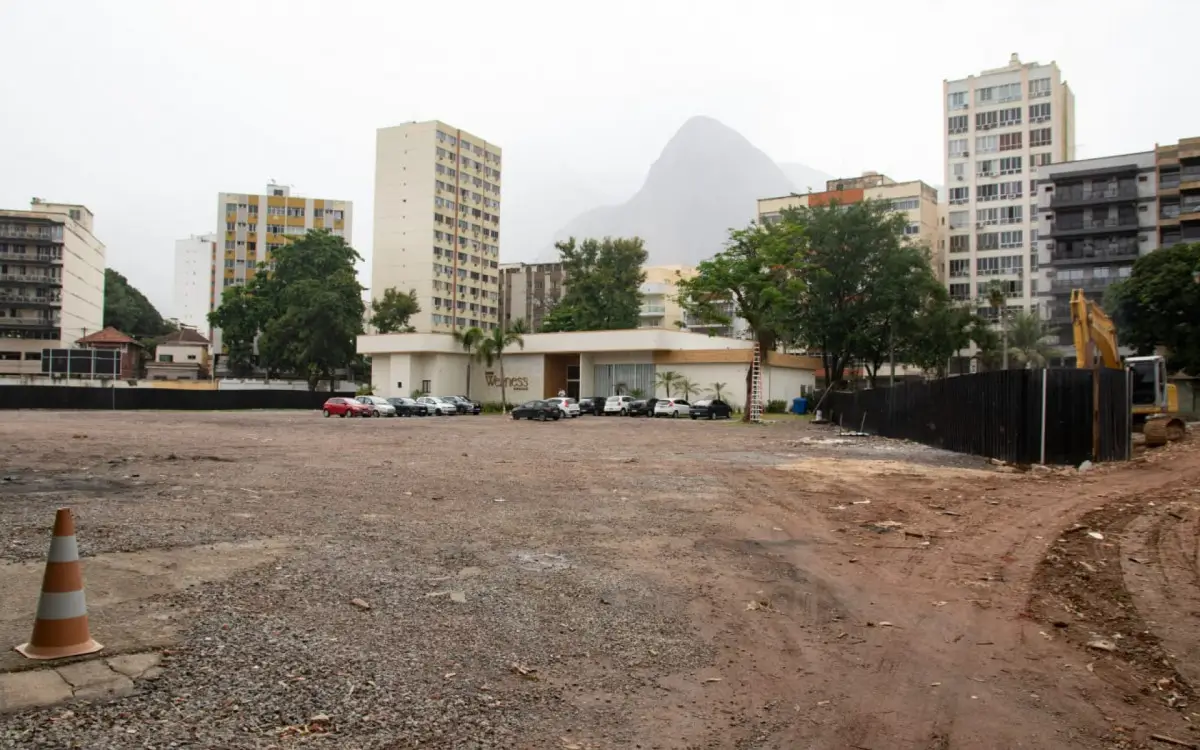 Clube da Light é demolido no Grajaú