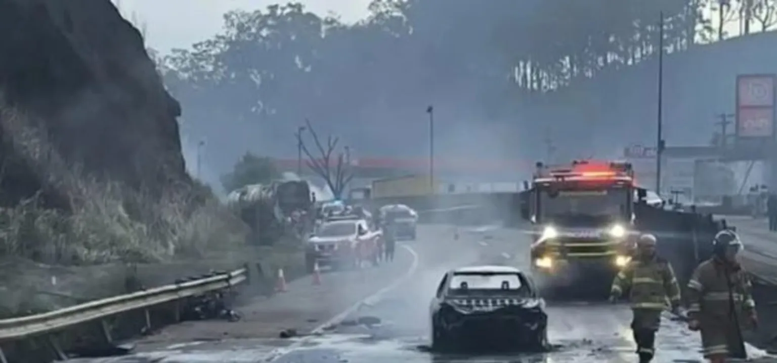 Explosão de caminhão em Barra Mansa