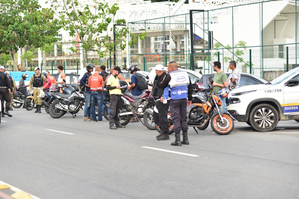 Fiscalização de motos barulhentas em Niterói