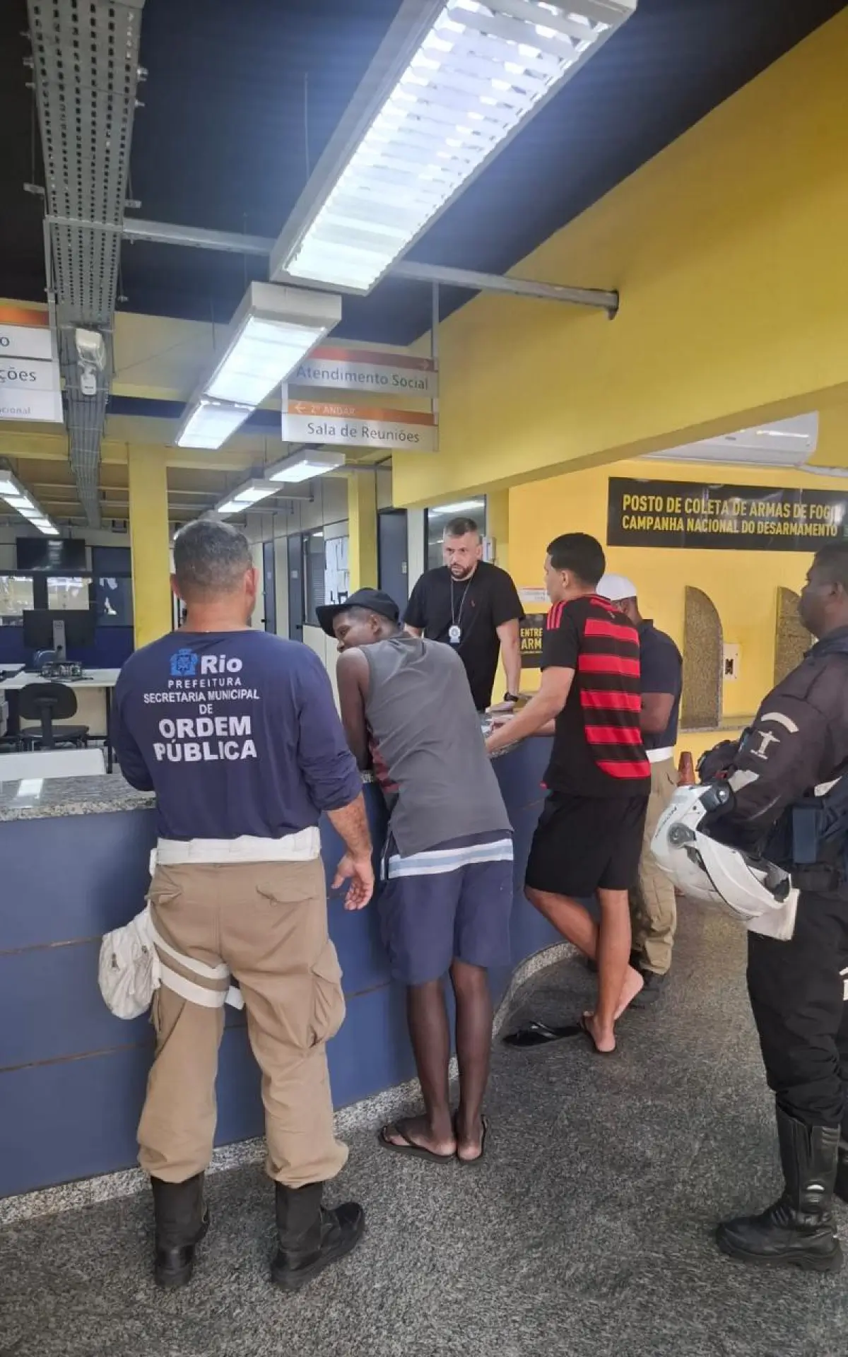 Flanelinhas são detidos após cobrar R$ 50 por vaga em evento no Maracanã