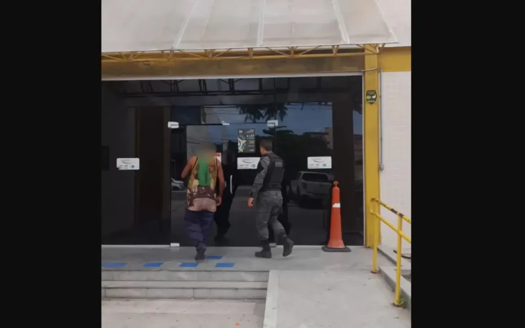 homem é preso por agredir a mãe