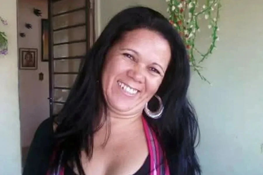 Mulher é morta a marteladas e facadas em assalto