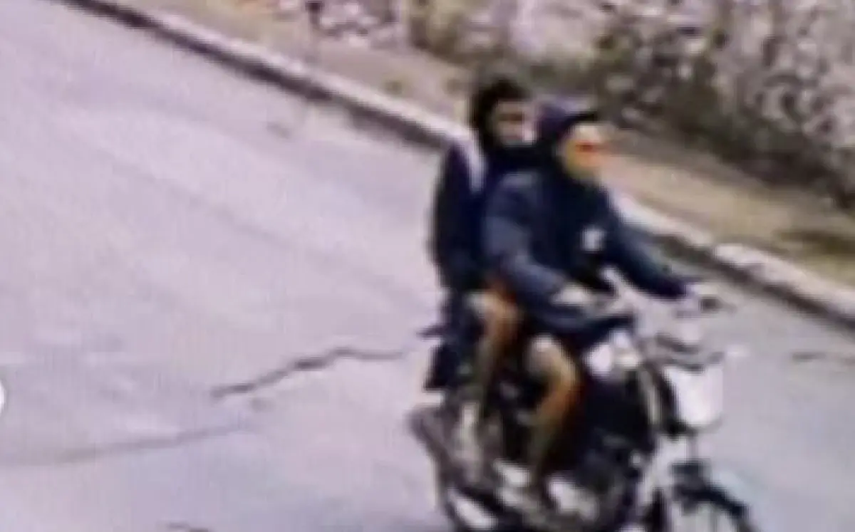 Bandidos fugiram em uma motocicleta