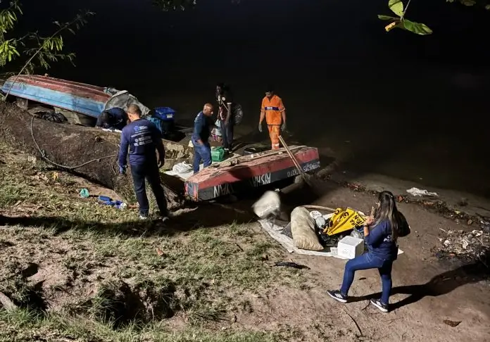 Ação na Lagoa Rodrigo de Freitas remove barcos abandonados