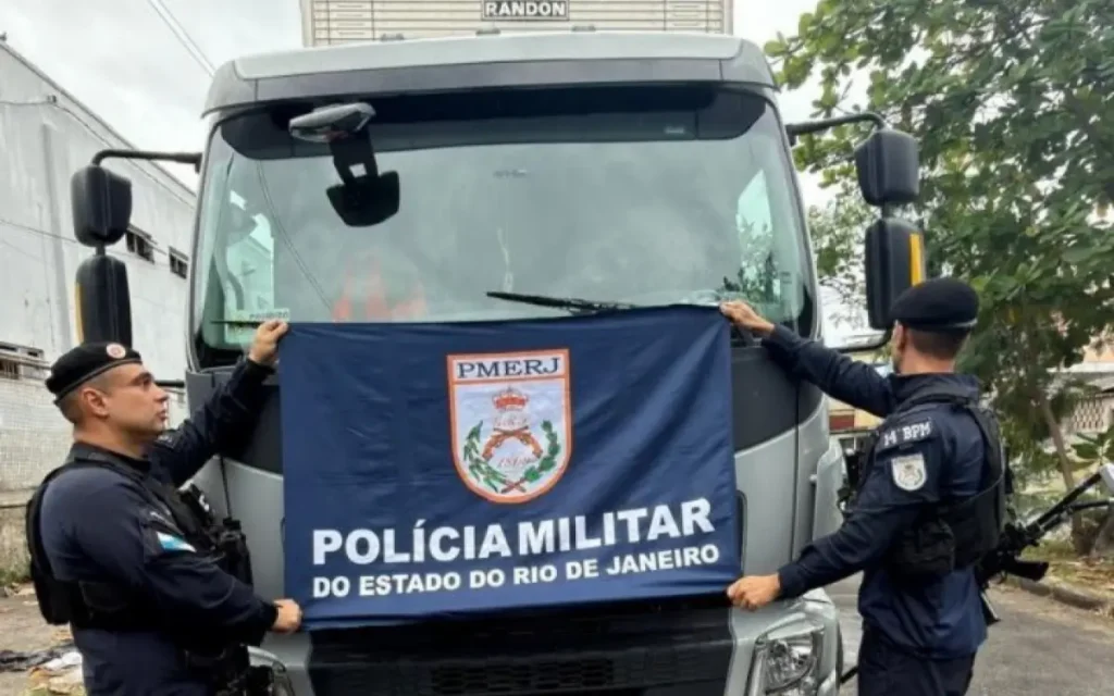 Caminhão roubado em Realengo