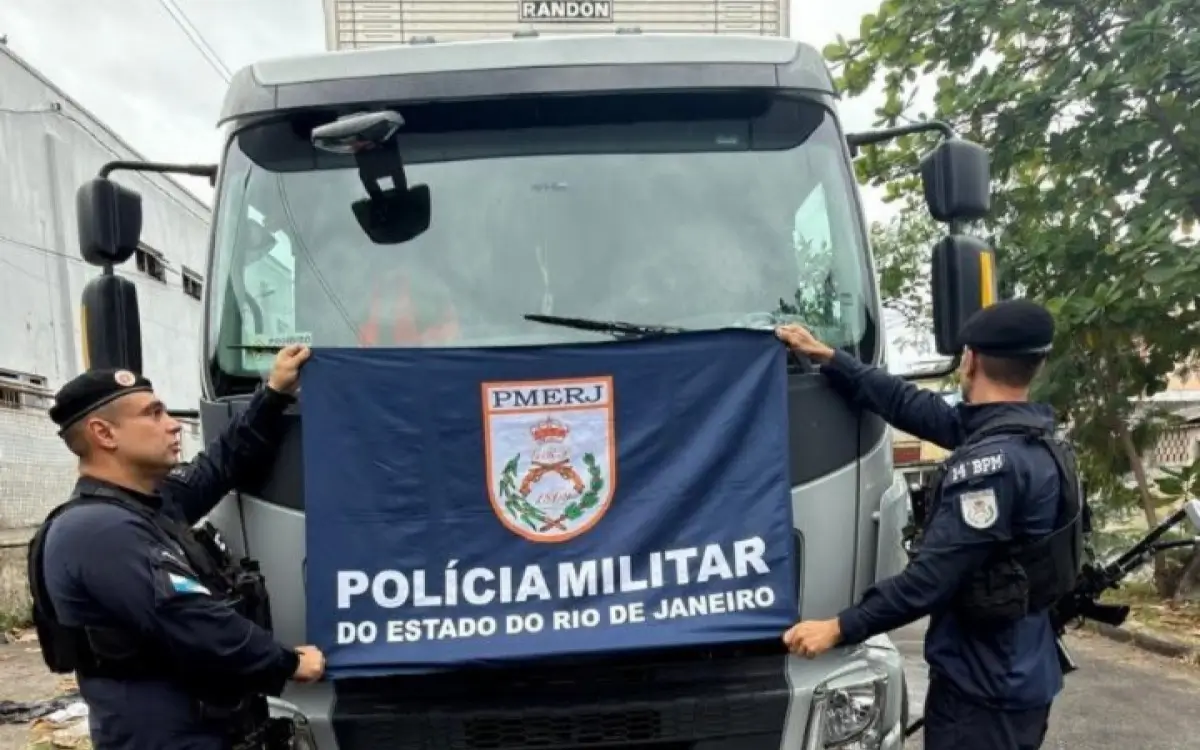 Caminhão roubado em Realengo