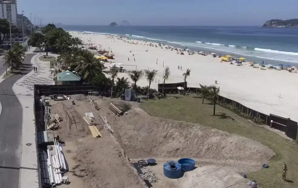 ocupação ilegal na Praia do Pepê