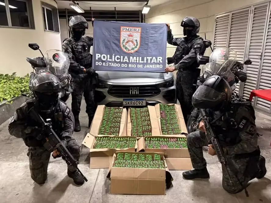 Polícia apreende 1 mil frascos de lança-perfume dentro de carro