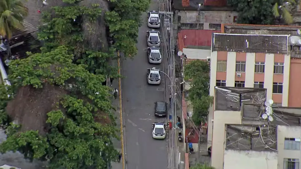 Polícia Civil faz operação contra o Comando Vermelho no Lins