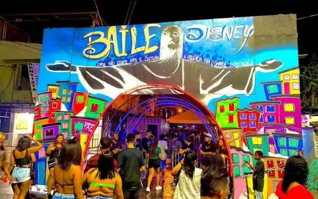 Baile da Disney na Maré