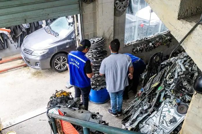 Detran RJ Fecha Loja de Autopeças na Penha