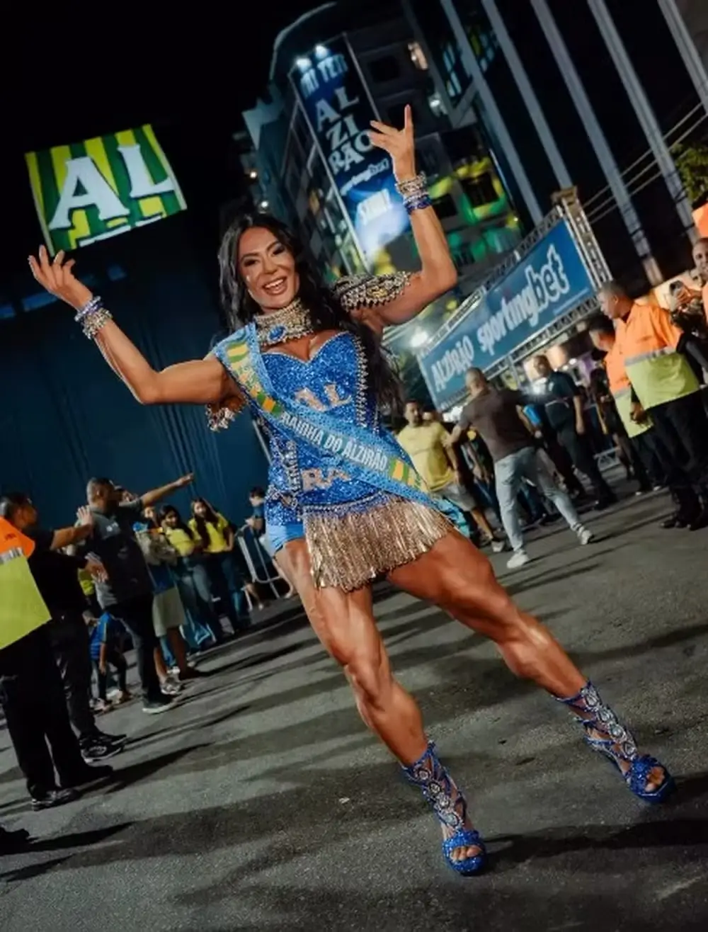 Gracyanne Barbosa é a nova Rainha do Alzirão
