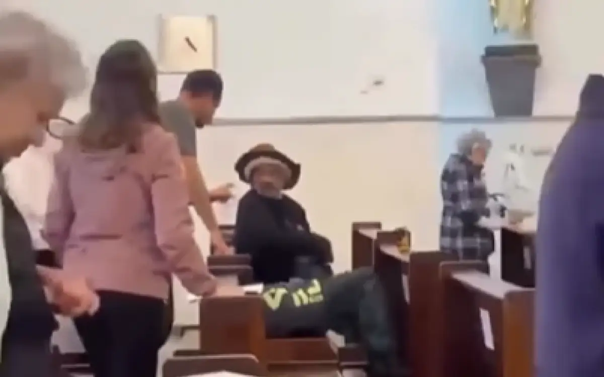 Homem detido por se masturbar em igreja