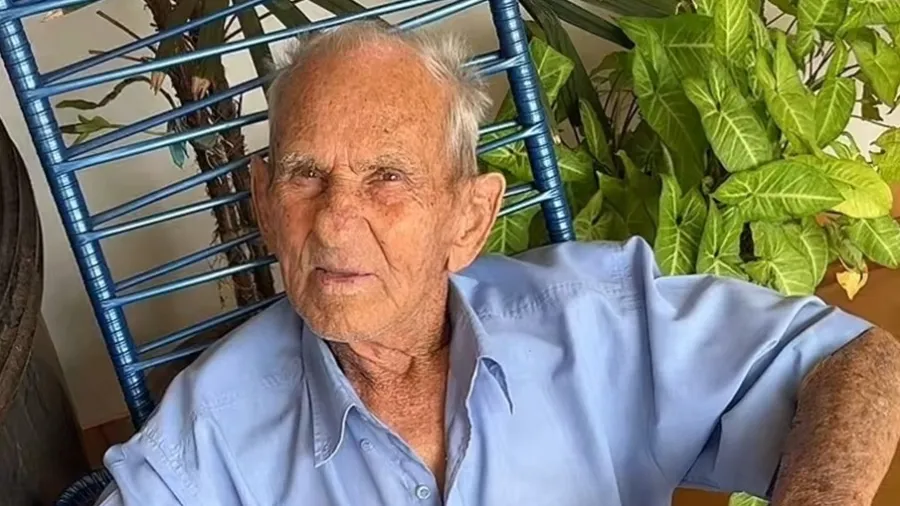 Vovô Anésio morre