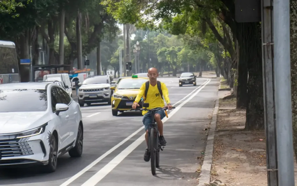 Nova ciclofaixa, no Aterro do Flamengo