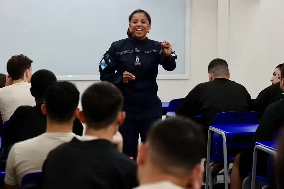 Curso de educação financeira para policiais