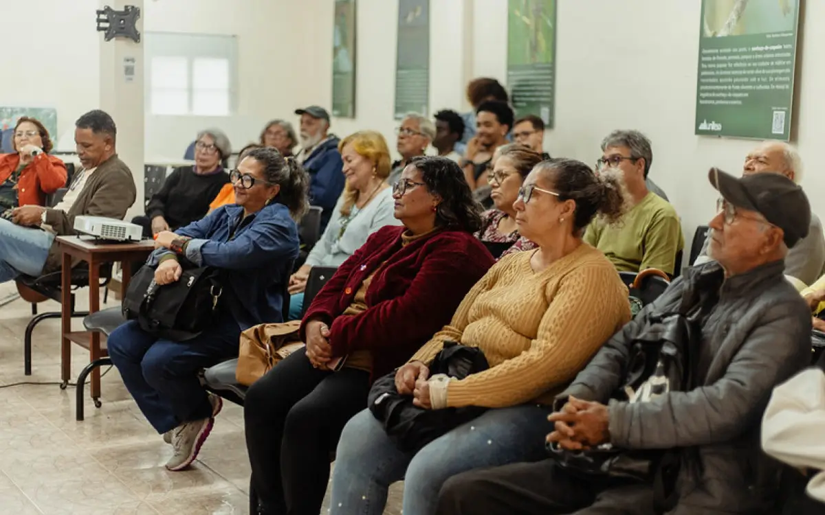 Curso gratuito de IA para moradores