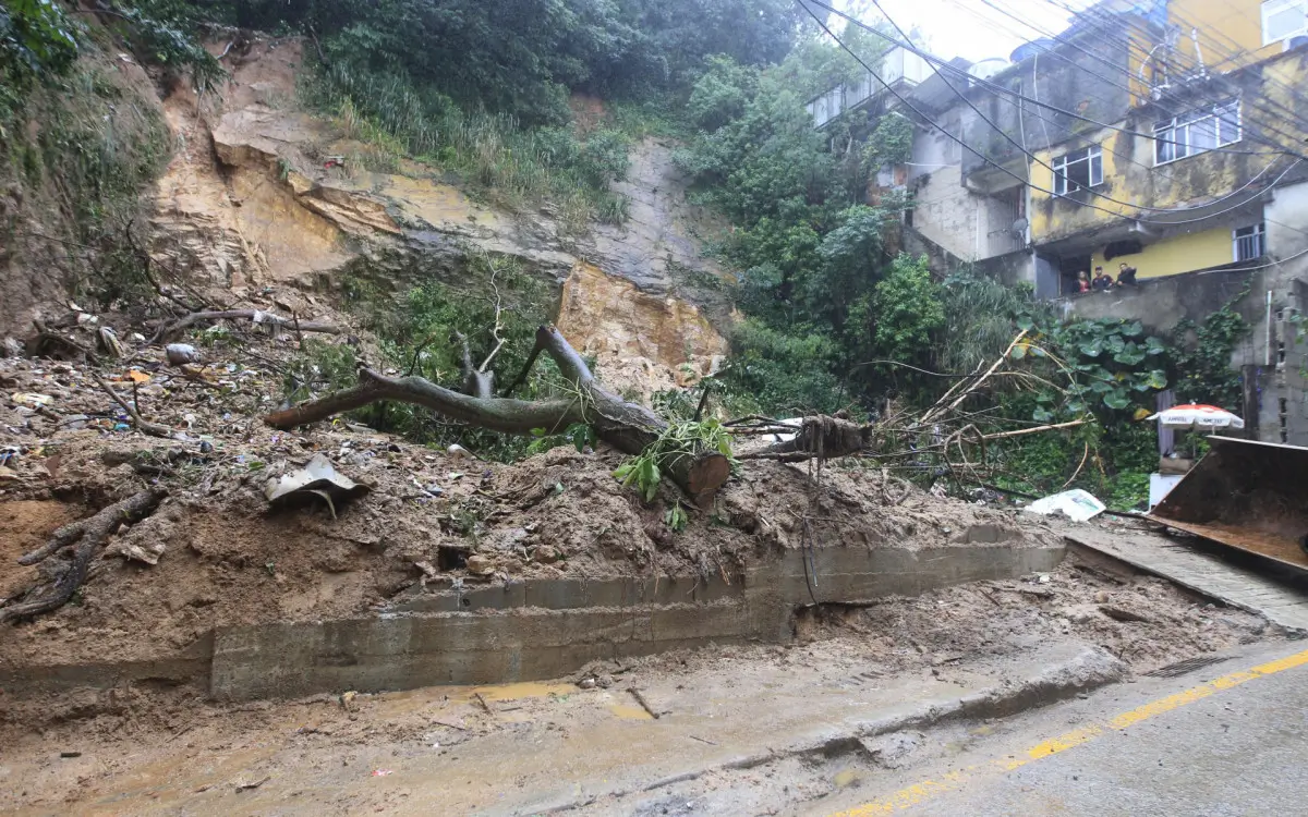 Desabamento na Rocinha