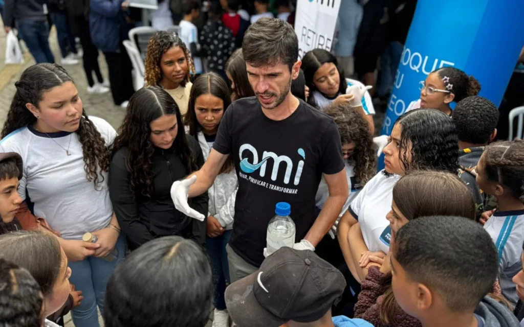 Educação Ambiental Transforma Resíduos em Conhecimento