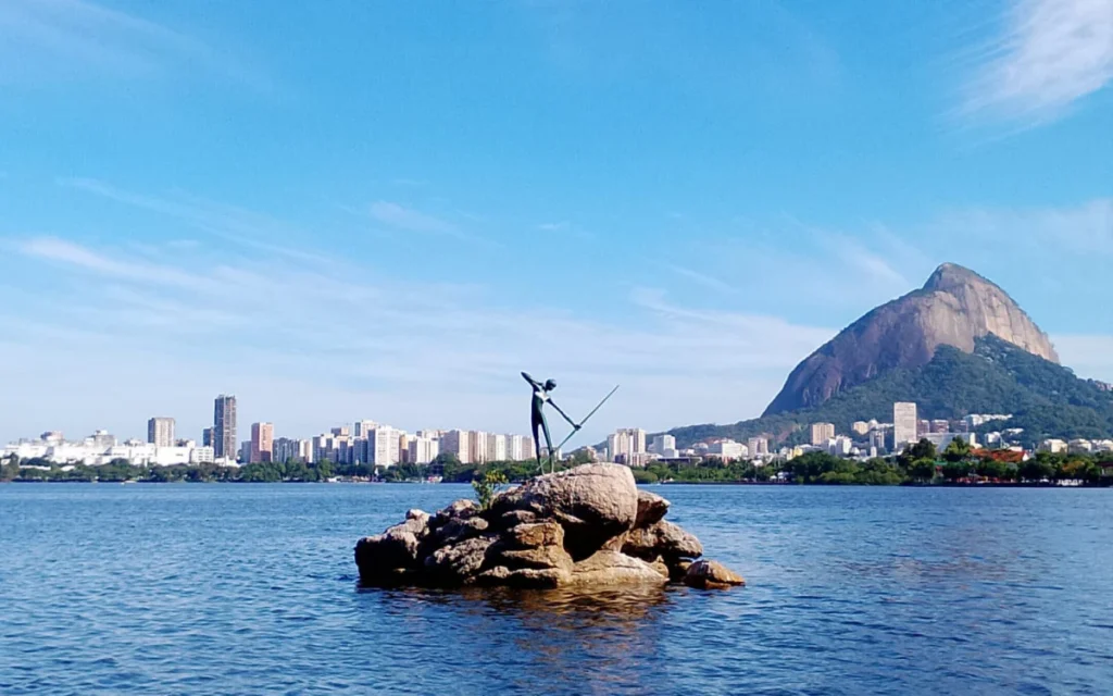 Escultura Curumim