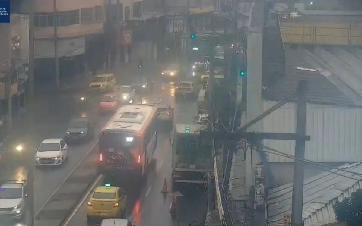 Avenida Dom Hélder Câmara interditada