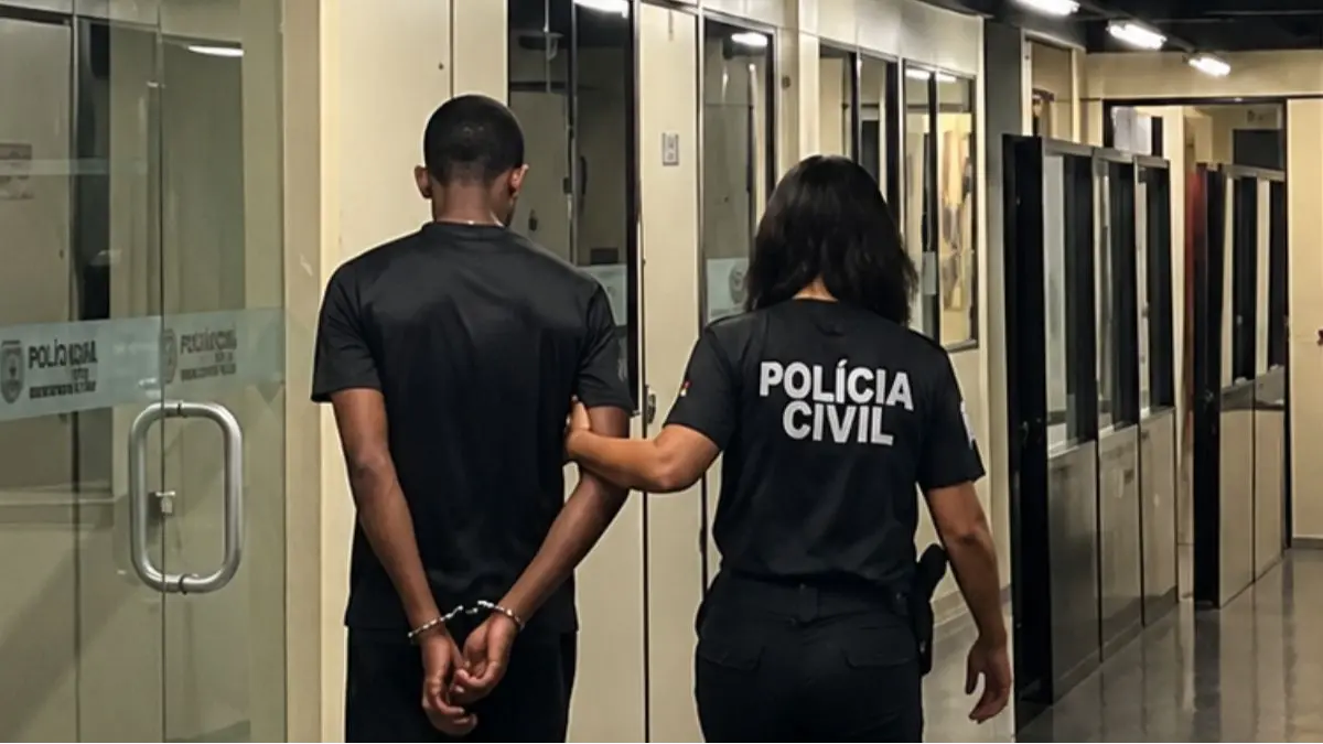 Pai é preso suspeito de espancar bebê de dois meses