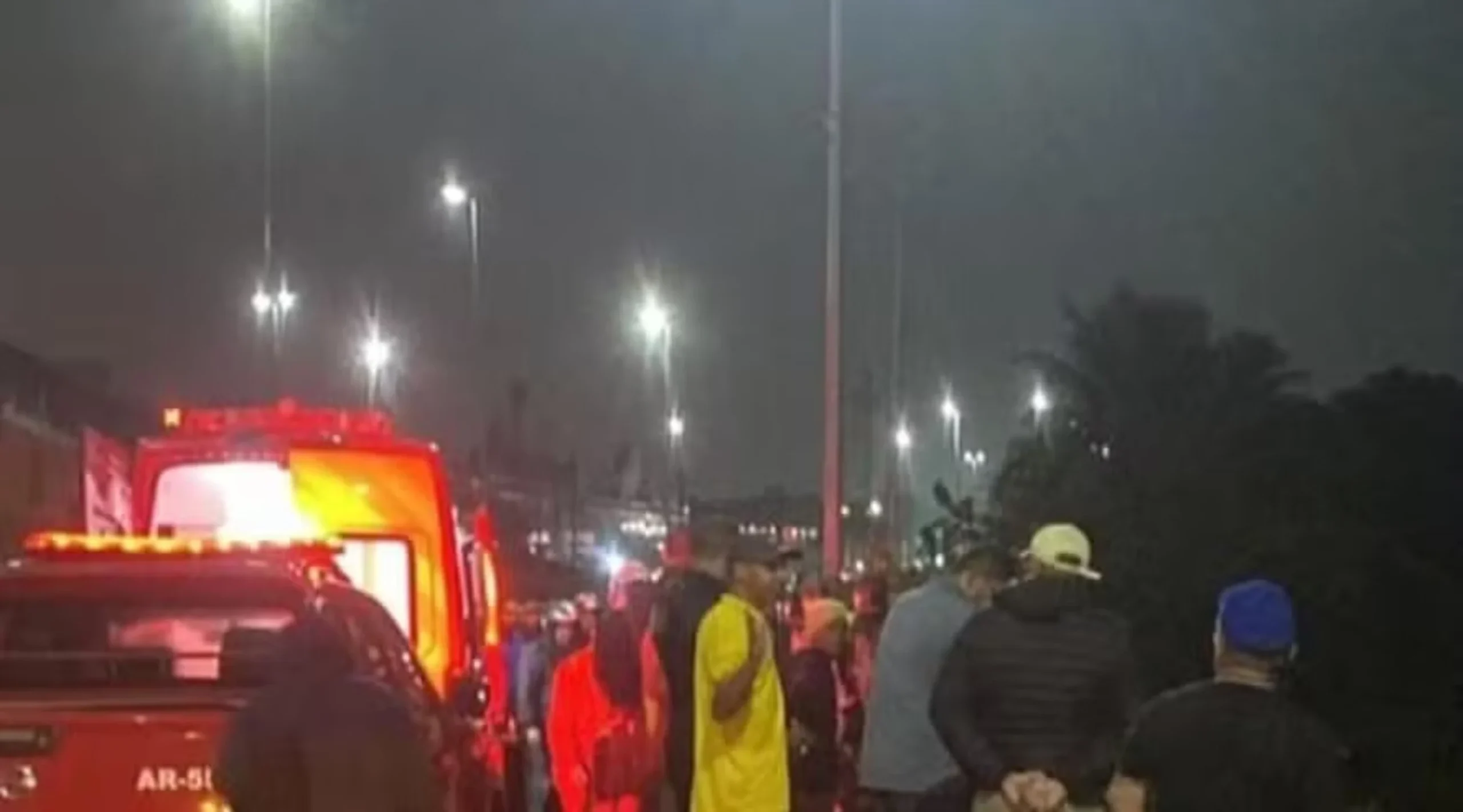 Carro despenca do Viaduto da Joatinga na Barra da Tijuca