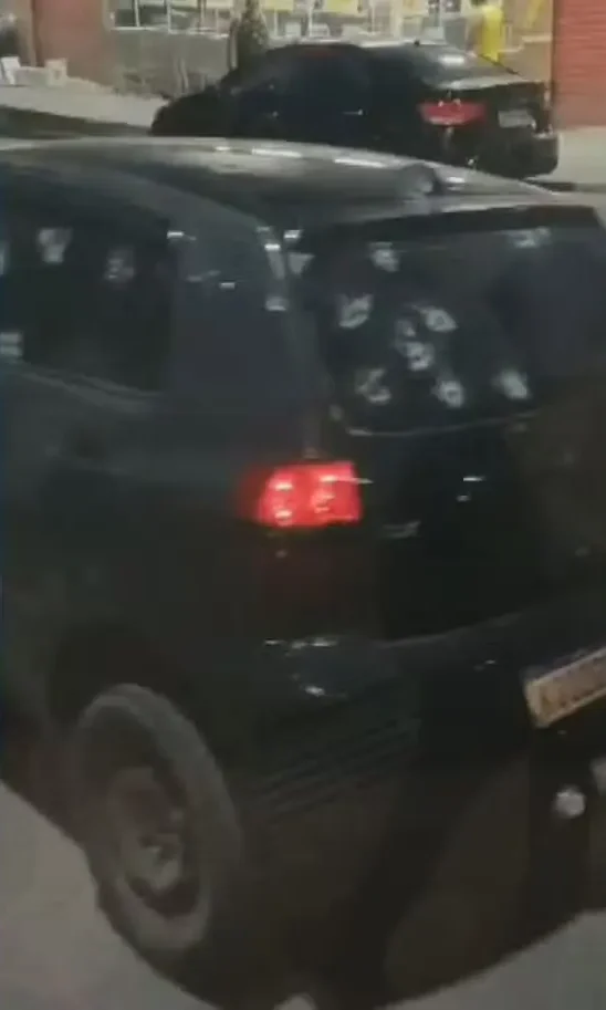 Tiroteio em Caxias deixa carro crivado de balas