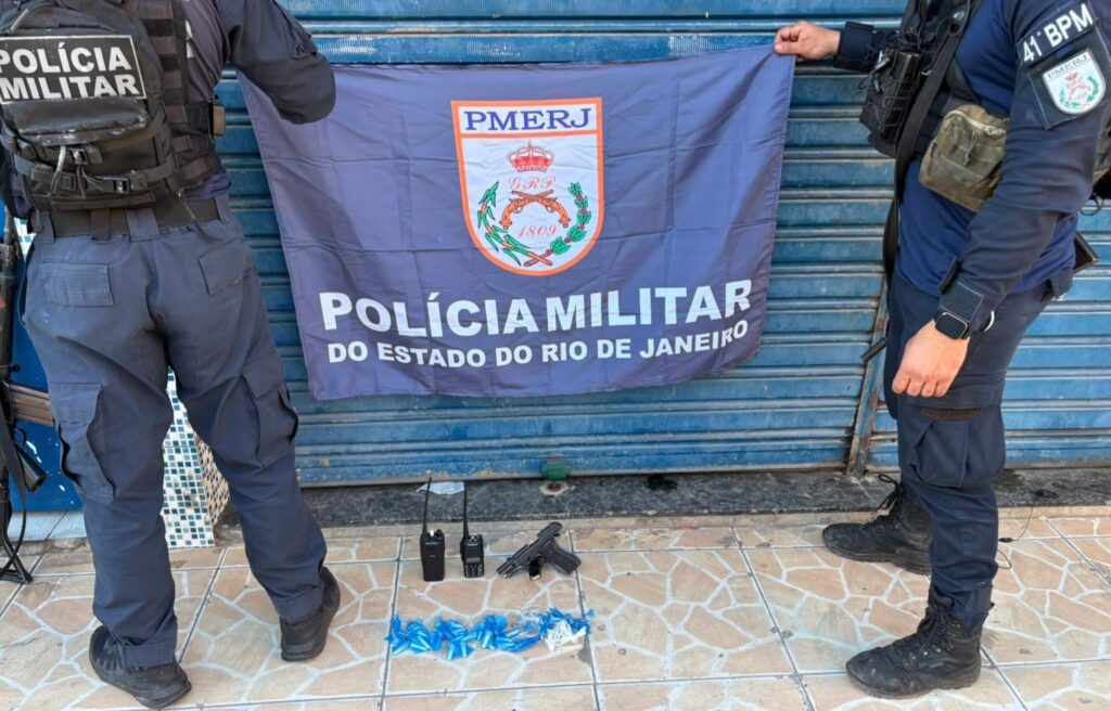 Preso com arma e drogas na Pedreira