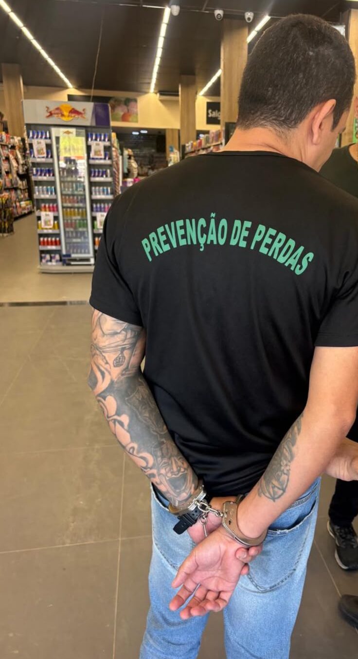 Condenado por tráfico internacional de drogas é preso trabalhando em supermercado de Maricá