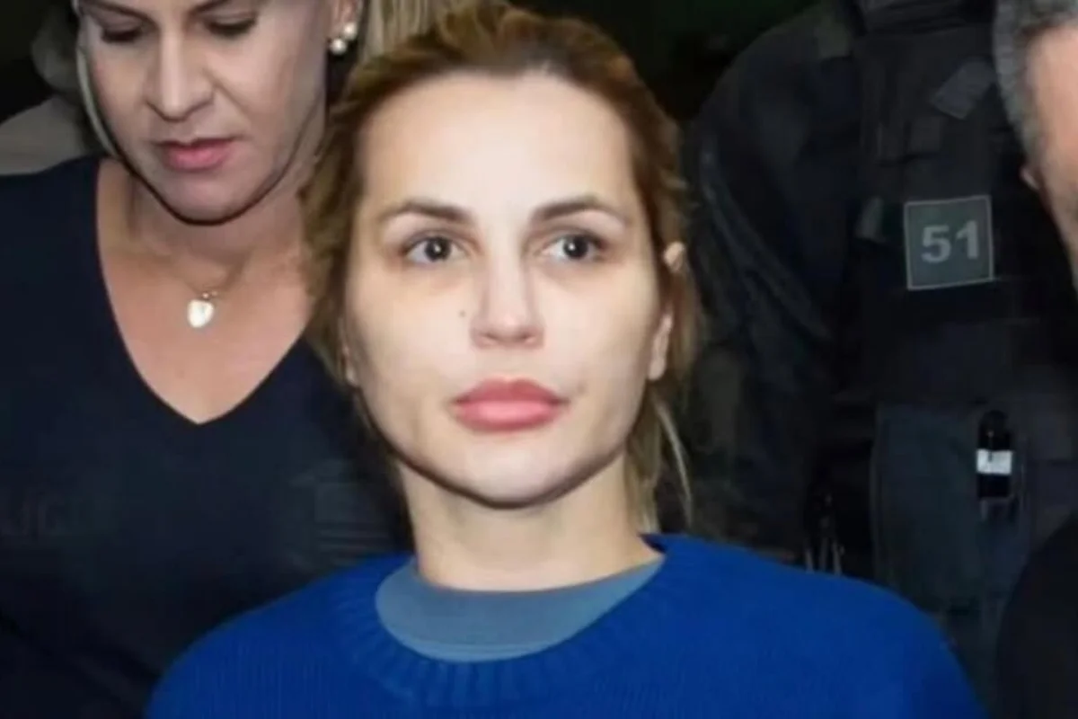 Deolane Bezerra
