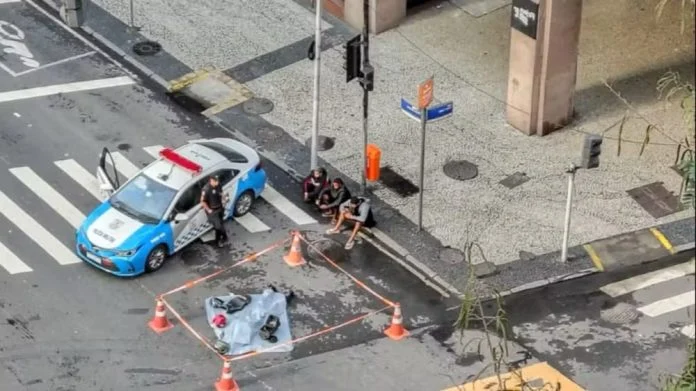 Motociclista Suspeito de Roubar Celular de Motorista de App Morre em Acidente Fatal