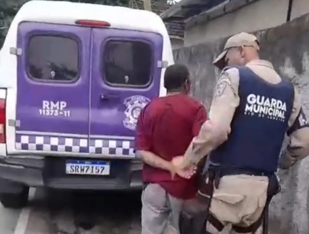 Homem é Preso por Ameaçar Ex-Companheira com Faca
