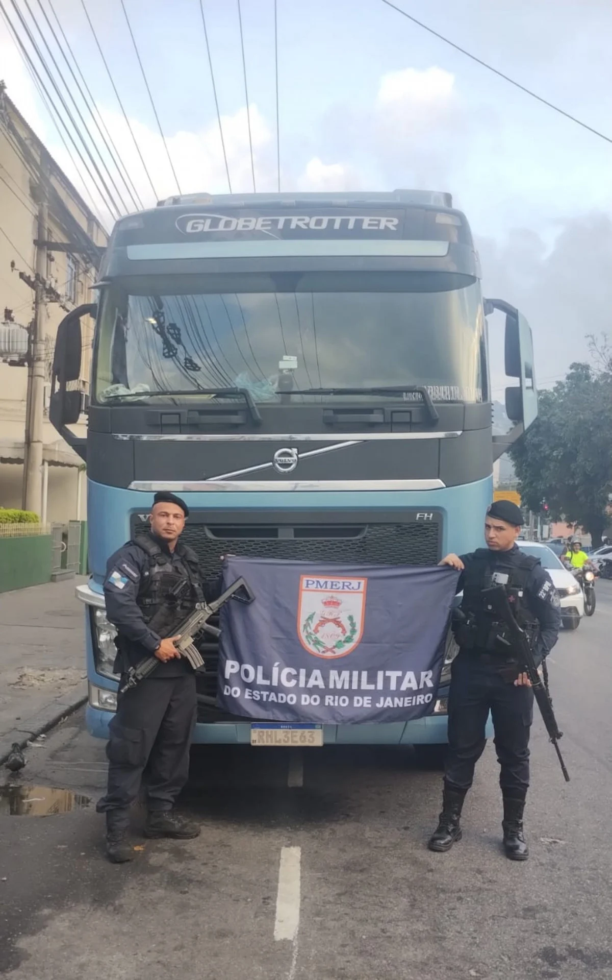 Polícia Militar recupera carreta com cerveja