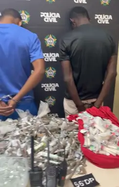 Policiais da 66ªDP prendem dois traficantes com drogas
