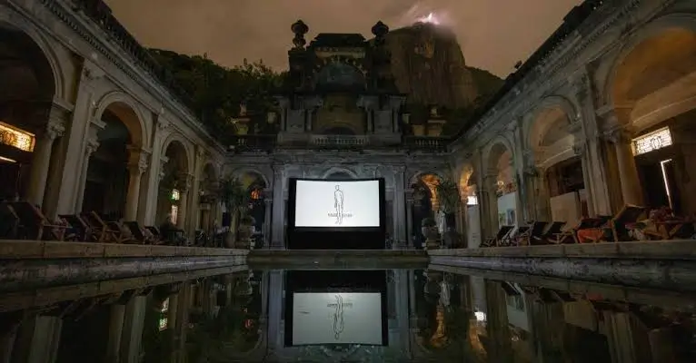 Cine Lage