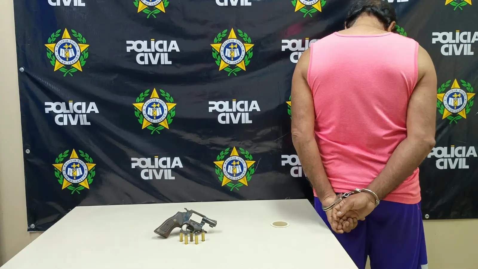 Foragido por Estupro