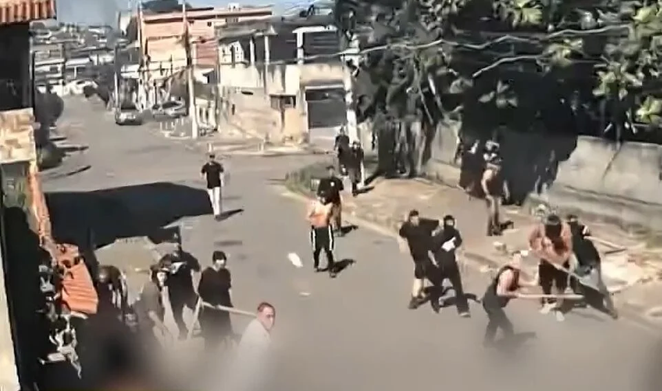 Torcidas Organizadas em Confronto