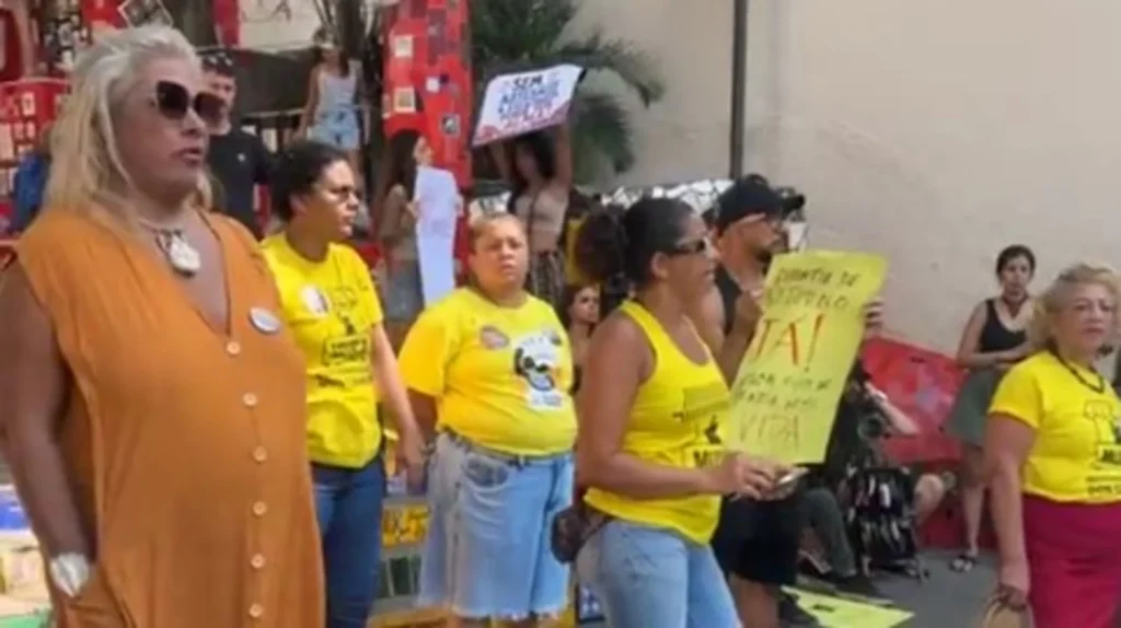 Camelôs e Artesãos da Lapa Protestam Contra "Tolerância Zero"